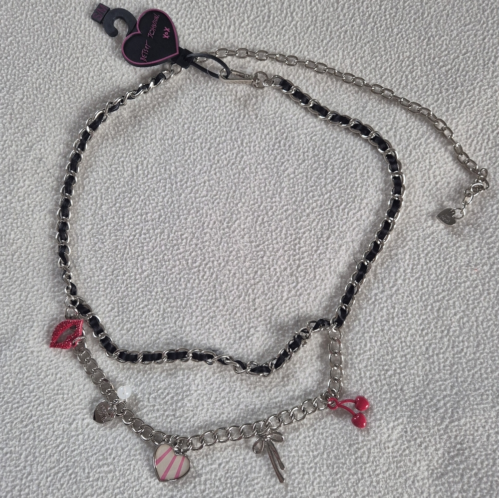BETSEY JOHNSON WOMENS SILVER AND BLACK CHAIN BELT WITH CHARMS-SIZE S/M